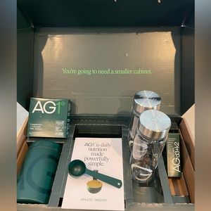 Athletic Greens Kit - No Pouch ONLY TRAVEL KIT GREENS PACKETS.